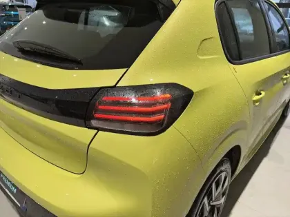 Photo 86 Peugeot 208  100 S&S BVM6