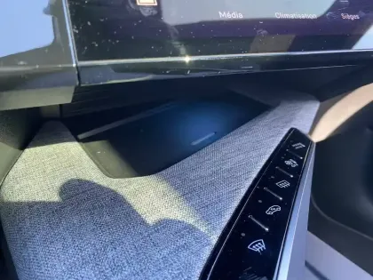 Photo 23 Peugeot 3008  Hybrid 145 e-DCS6