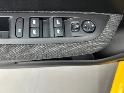 Photo 67 Peugeot 208  PureTech 100 S&S BVM6