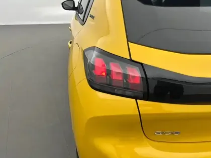 Photo 16 Peugeot 208  PureTech 100 S&S BVM6