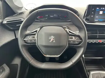 Photo 58 Peugeot 208  PureTech 100 S&S BVM6