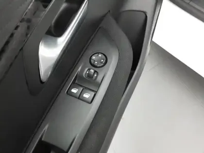 Photo 16 Peugeot 208  PureTech 75 S&S BVM5