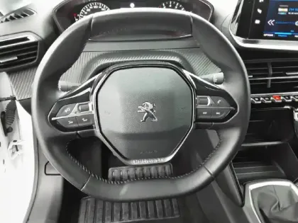 Photo 17 Peugeot 208  PureTech 75 S&S BVM5