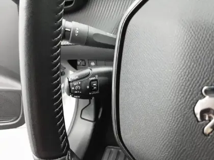 Photo 11 Peugeot 208  PureTech 75 S&S BVM5