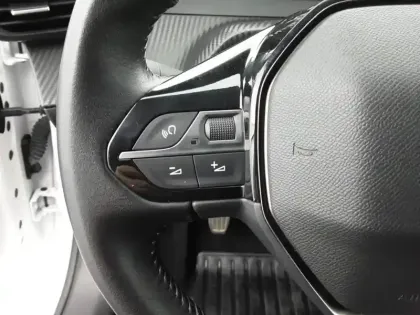 Photo 13 Peugeot 208  PureTech 75 S&S BVM5