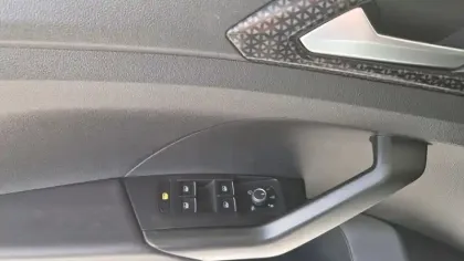 Photo 26 Volkswagen T-cross  1.0 TSI 110 Start/Stop DSG7