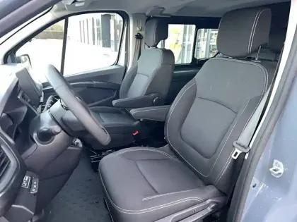 Photo 8 Renault Trafic  CA L2H1 3T BLUE DCI 150 GSR2