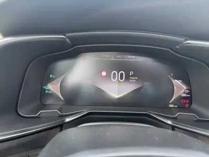 Photo 39 DS DS 7  Hybride Rechargeable E-Tense 300 EAT8 4x4