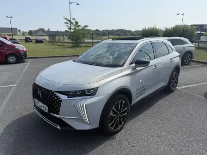 Photo 77 DS DS 7  Hybride Rechargeable E-Tense 300 EAT8 4x4