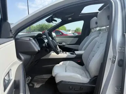 Photo 43 DS DS 7  Hybride Rechargeable E-Tense 300 EAT8 4x4