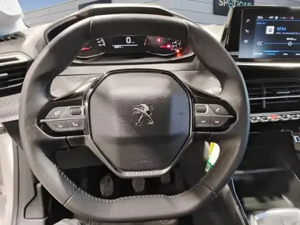 Photo 11 Peugeot 208  BlueHDi 100 S&S BVM6 Active Pack