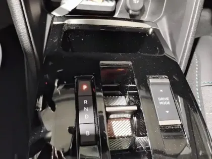 Photo 23 Citroën C4 e- 136 ch autonomie standard  Automatique Plus