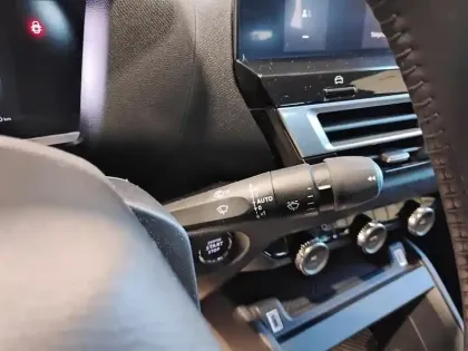 Photo 17 Citroën C4 e- 136 ch autonomie standard  Automatique Plus