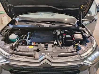 Photo 6 Citroën C4 e- 136 ch autonomie standard  Automatique Plus