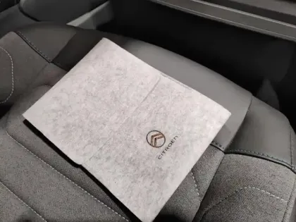 Photo 15 Citroën C4 e- 136 ch autonomie standard  Automatique Plus