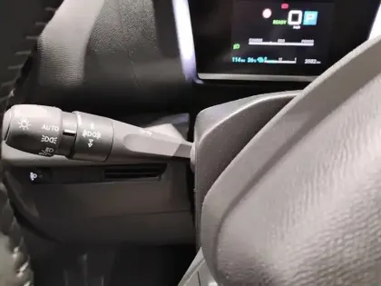 Photo 16 Citroën C4 e- 136 ch autonomie standard  Automatique Plus