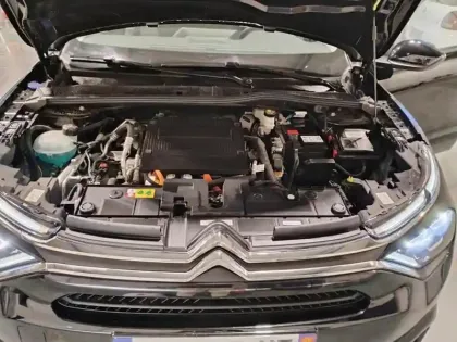 Photo 6 Citroën C4 e- 136 ch autonomie standard  Automatique Plus