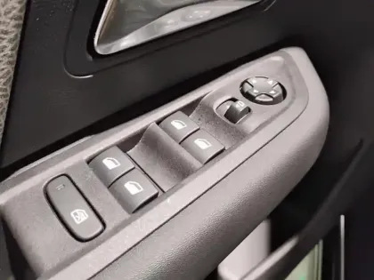 Photo 19 Citroën C4 e- 136 ch autonomie standard  Automatique Plus