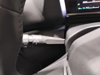 Photo 16 Citroën C4 e- 136 ch autonomie standard  Automatique Plus