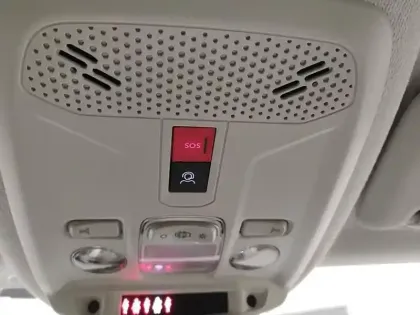 Photo 24 Citroën C4 e- 136 ch autonomie standard  Automatique Plus