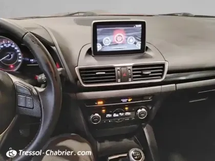 Photo 10 Mazda Mazda3  1.5L SKYACTIV-D 105 ch Dynamique