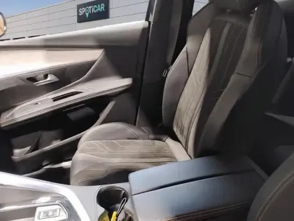 Photo 8 Peugeot 3008  Hybrid 225 e-EAT8 GT Pack