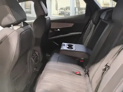 Photo 22 Peugeot 3008  Hybrid 225 e-EAT8 GT Pack