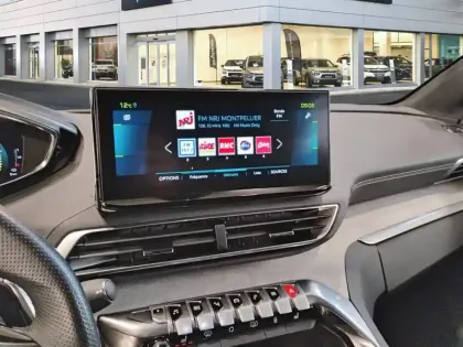 Photo 21 Peugeot 3008  Hybrid 225 e-EAT8 GT