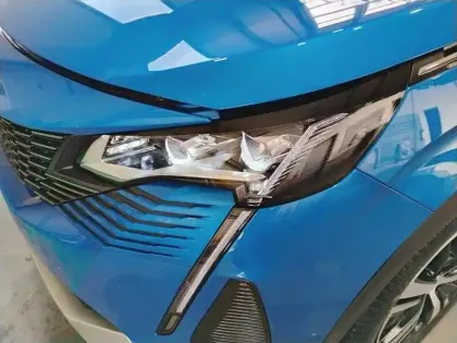 Photo 13 Peugeot 3008  Hybrid 225 e-EAT8 GT