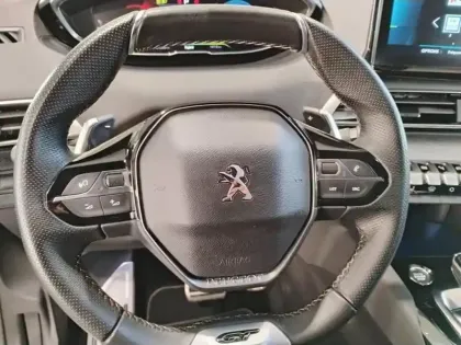 Photo 11 Peugeot 3008  Hybrid 225 e-EAT8 GT