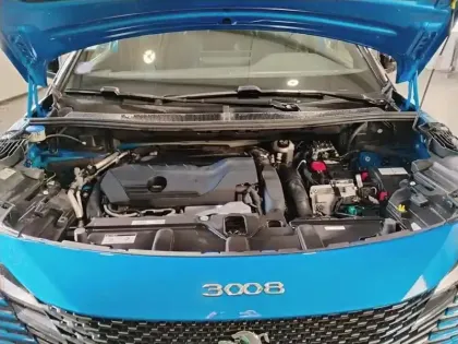 Photo 6 Peugeot 3008  Hybrid 225 e-EAT8 GT