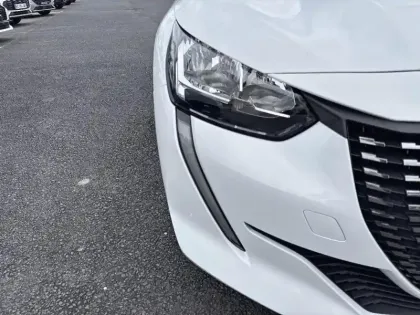 Photo 13 Peugeot 208  PureTech 75 S&S BVM5 Active