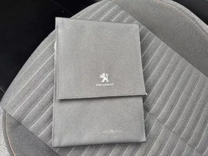 Photo 15 Peugeot 208  PureTech 75 S&S BVM5 Active