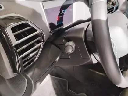 Photo 16 Citroën C4 e- 136 ch autonomie standard  Automatique Plus