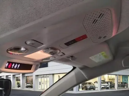 Photo 24 Citroën C4 e- 136 ch autonomie standard  Automatique Plus