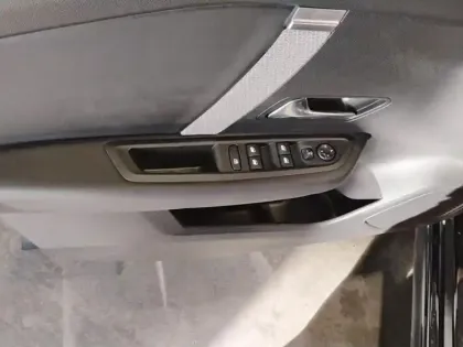 Photo 19 Citroën C4 e- 136 ch autonomie standard  Automatique Plus