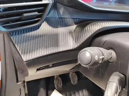 Photo 16 Peugeot 2008  PureTech 100 S&S BVM6 Allure