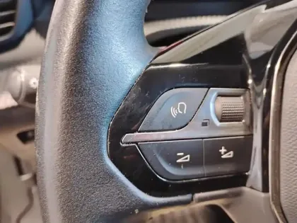 Photo 18 Peugeot 2008  PureTech 100 S&S BVM6 Allure