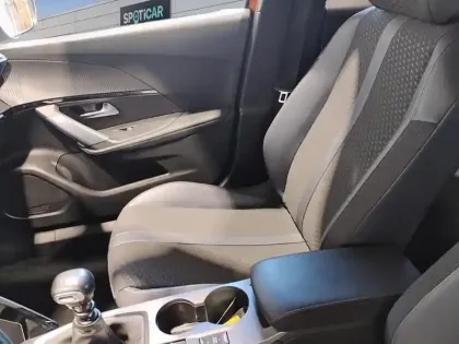 Photo 8 Peugeot 2008  PureTech 100 S&S BVM6 Allure