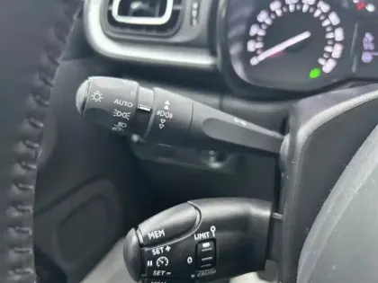 Photo 16 Citroën C3  PureTech 110 S&S BVM6 Shine