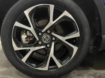 Photo 8 Toyota C-HR 2.0 Hybride 184 Edition