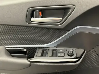 Photo 15 Toyota C-HR 2.0 Hybride 184 Edition