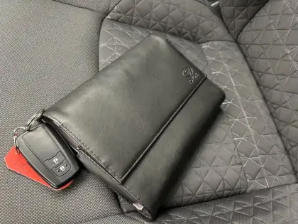 Photo 11 Toyota C-HR 2.0 Hybride 184 Edition