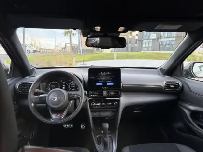 Photo 10 Toyota Yaris Hybride 1.5 HYBRID 130H GR SPORT AUTO 2W