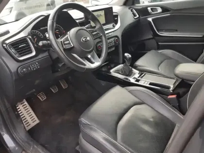 Photo 10 Kia Xceed 1.6 CRDI 136 ISG MHEV PREMIUM