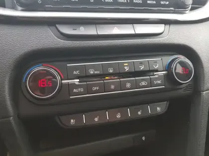 Photo 15 Kia Xceed 1.6 CRDI 136 ISG MHEV PREMIUM