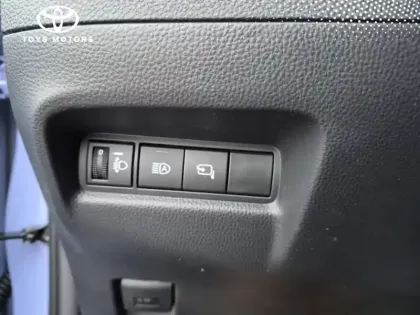 Photo 18 Toyota Aygo Hybride 116h Graphic ZEN