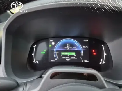 Photo 7 Toyota Aygo Hybride 116h Graphic ZEN