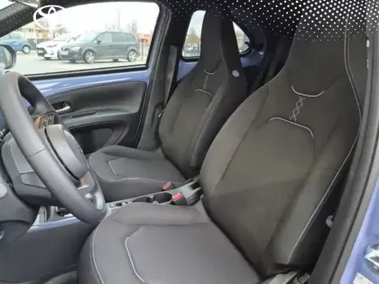 Photo 15 Toyota Aygo Hybride 116h Graphic ZEN