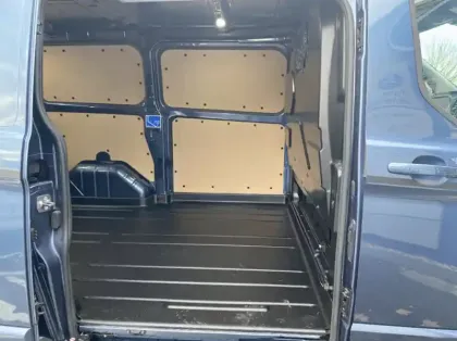 Photo 8 Ford Transit Custom Fg 300 L1H1 2.0 EcoBlue 130 S&S Limited BVA6 7cv